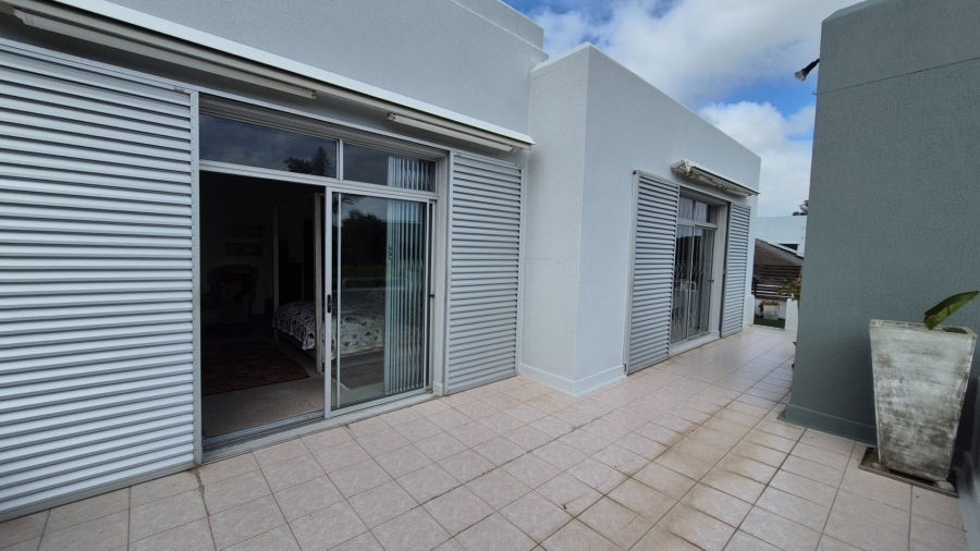 4 Bedroom Property for Sale in Summerstrand Eastern Cape